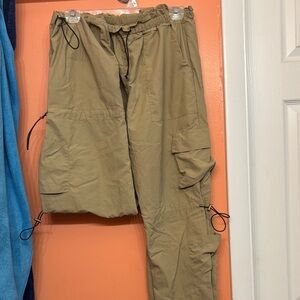 Women’s parachute, cargo pants